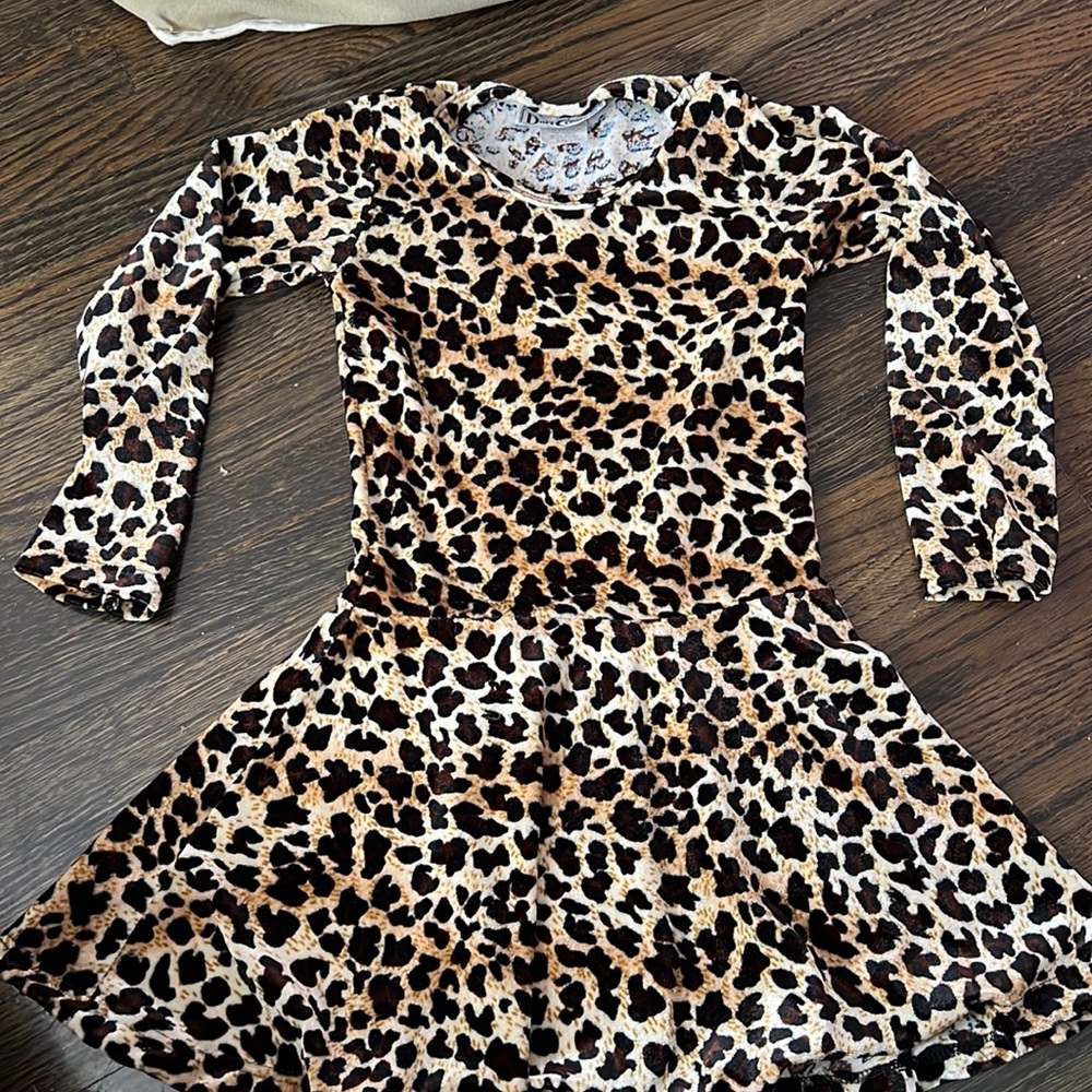 Girls velour leopard dress EUC